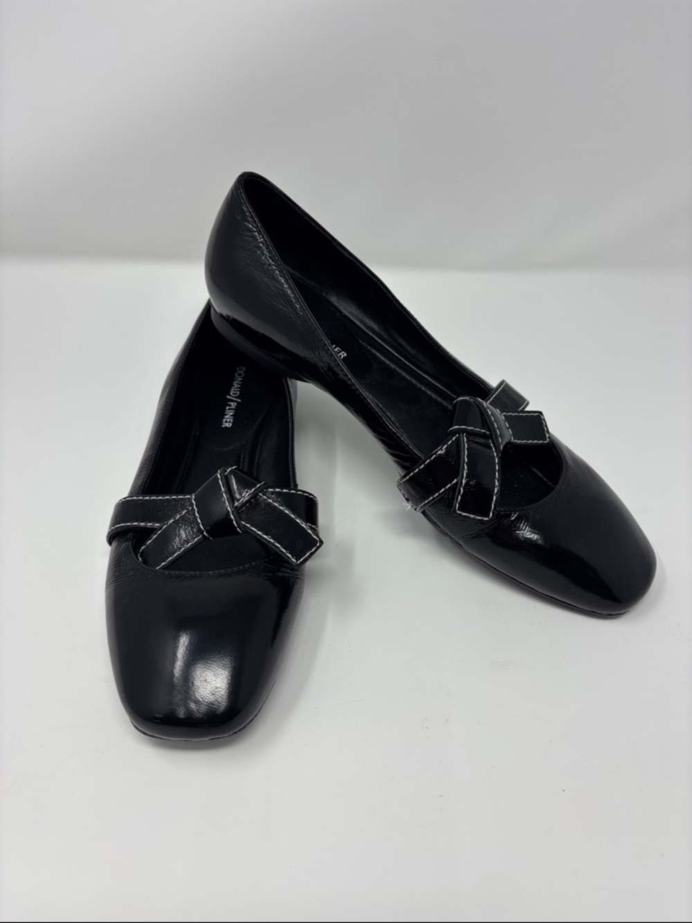 Donald Pliner | Black Patent Leather Knot-Accent Women's Flats Dazie 9M 9 M